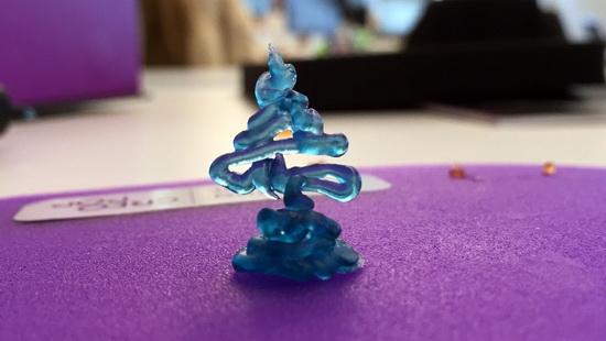 看看世界上第一款3D打印笔